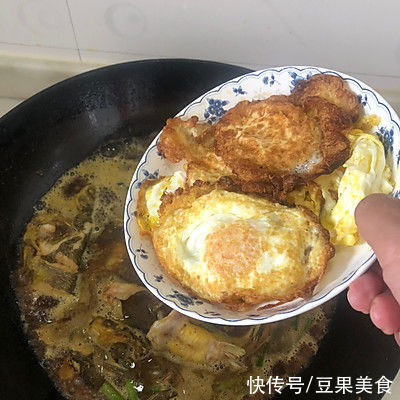 这道黄丫角焖鸡蛋连续吃了3碗，全家人都一致好评