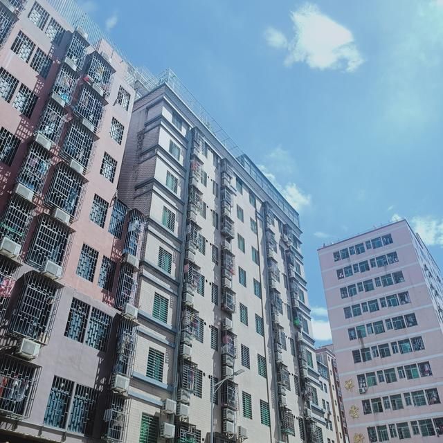 租客|深圳租客质疑房东涨租不合法，房东：我不强买强卖，你可以退房