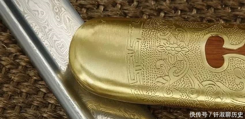 指剑身上|花纹钢为何被誉为 “剑刃上的超代艺术”!