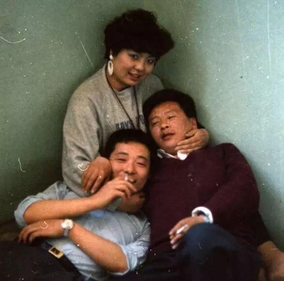 回忆杀&法国艺术家花7年,拯救85万张中国老照片,每张都是回忆杀