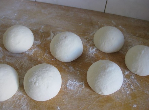 馒头店的馒头又大又白,加了啥东西做好4点,暄软筋道,你也行