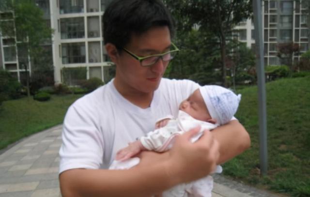 火炎焱|父亲姓“柳”,和妻子姓氏放在一起取名,媳妇怒了:你倒着念试试