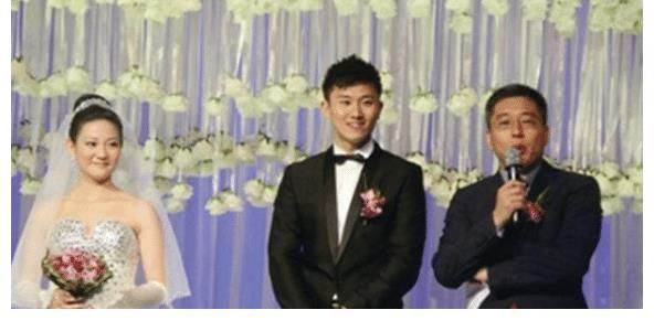 大盘点|中国男足富婆娇妻大盘点：身材颜值不输模特，一人曾参加选美比赛