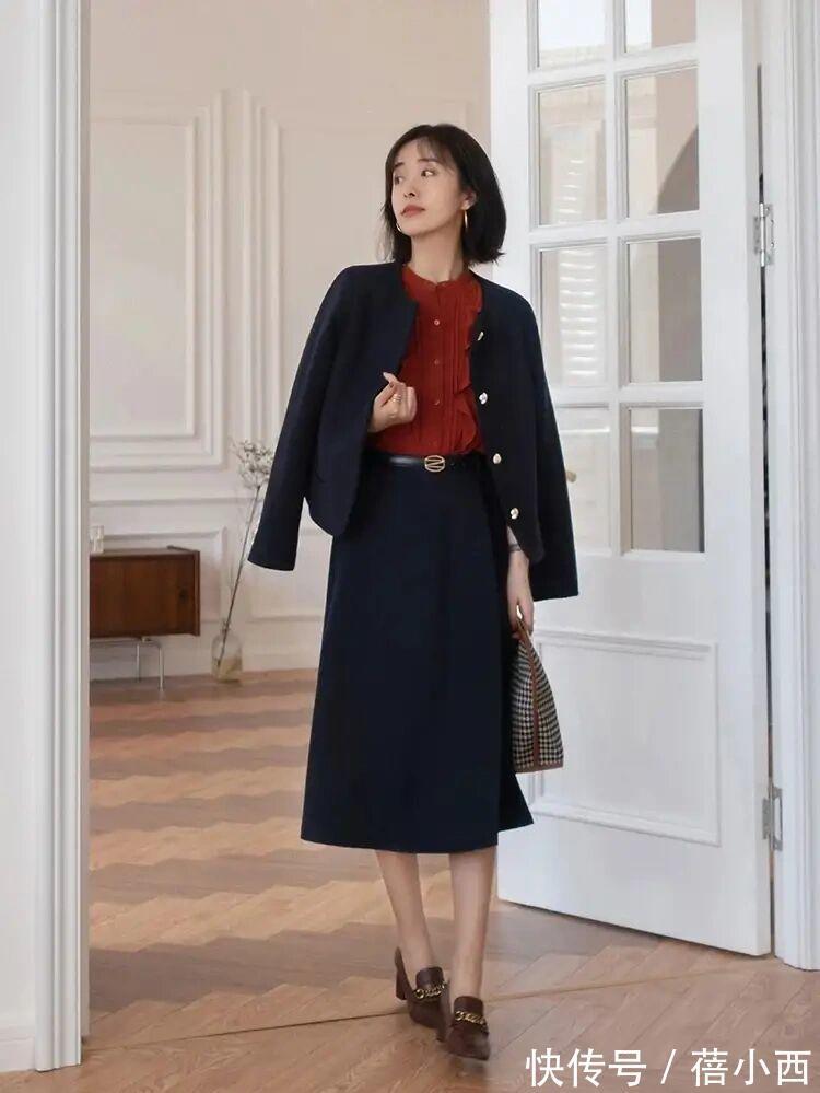 针织衫|秋冬“最流行”的红色穿搭，知性优雅又气质，30、40岁女人穿真美