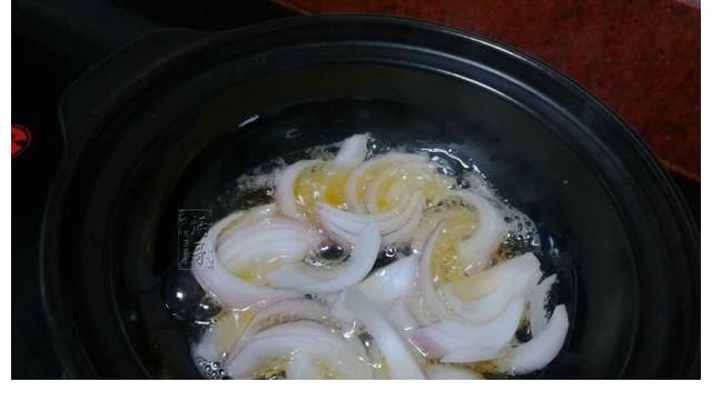 这是猪肝的好吃新做法，没出锅就满屋飘香，营养又下饭，真好吃