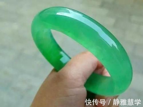 手腕|翡翠手镯是女士腕上漂亮的风景线,给人带来美丽和气质!