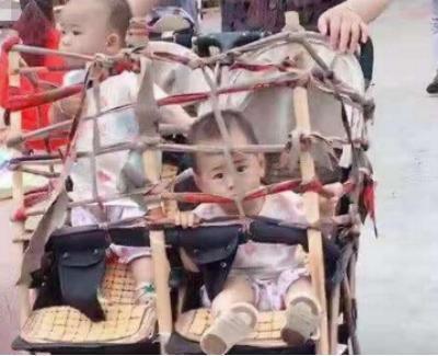 教育权|“最机智奶奶”火了,“改造”婴儿车轻松带俩娃,网友:带娃神器