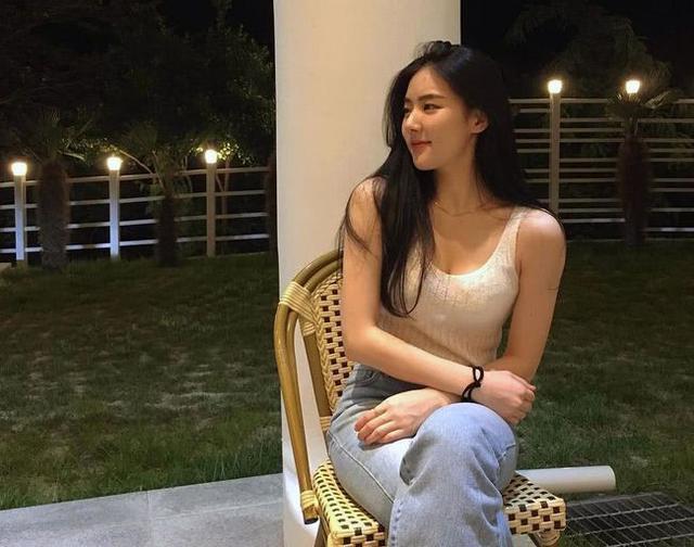 饮食|美女坚持健身5年,气质出众,腿部线条匀称,直言健身的功劳