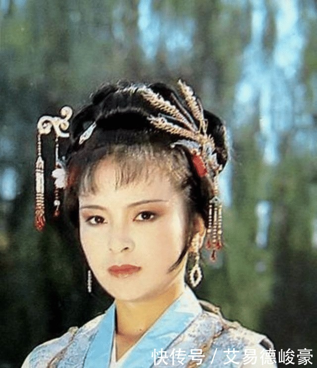 赵姨娘|赵姨娘:看红楼梦的人都说我粗鄙,可谁知道,我年轻时也是个晴雯