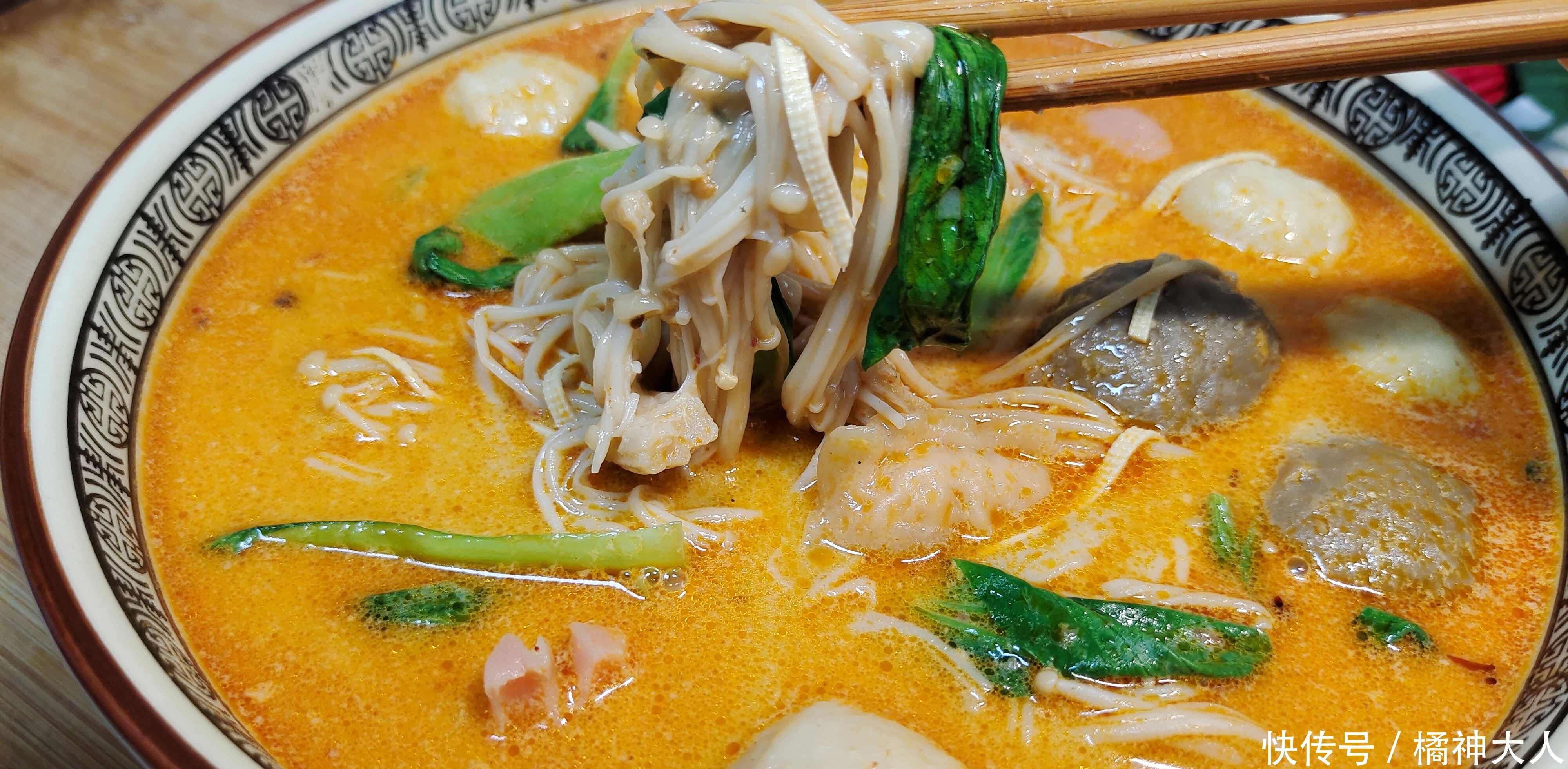 不剩|麻辣烫不用买着吃了,大厨教你自己做,汤浓味美,好吃到汤都不剩