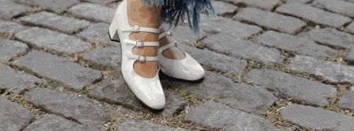 最近火了一种显高穿法，叫毛衣+阔腿裤，小个子也能穿出大气场