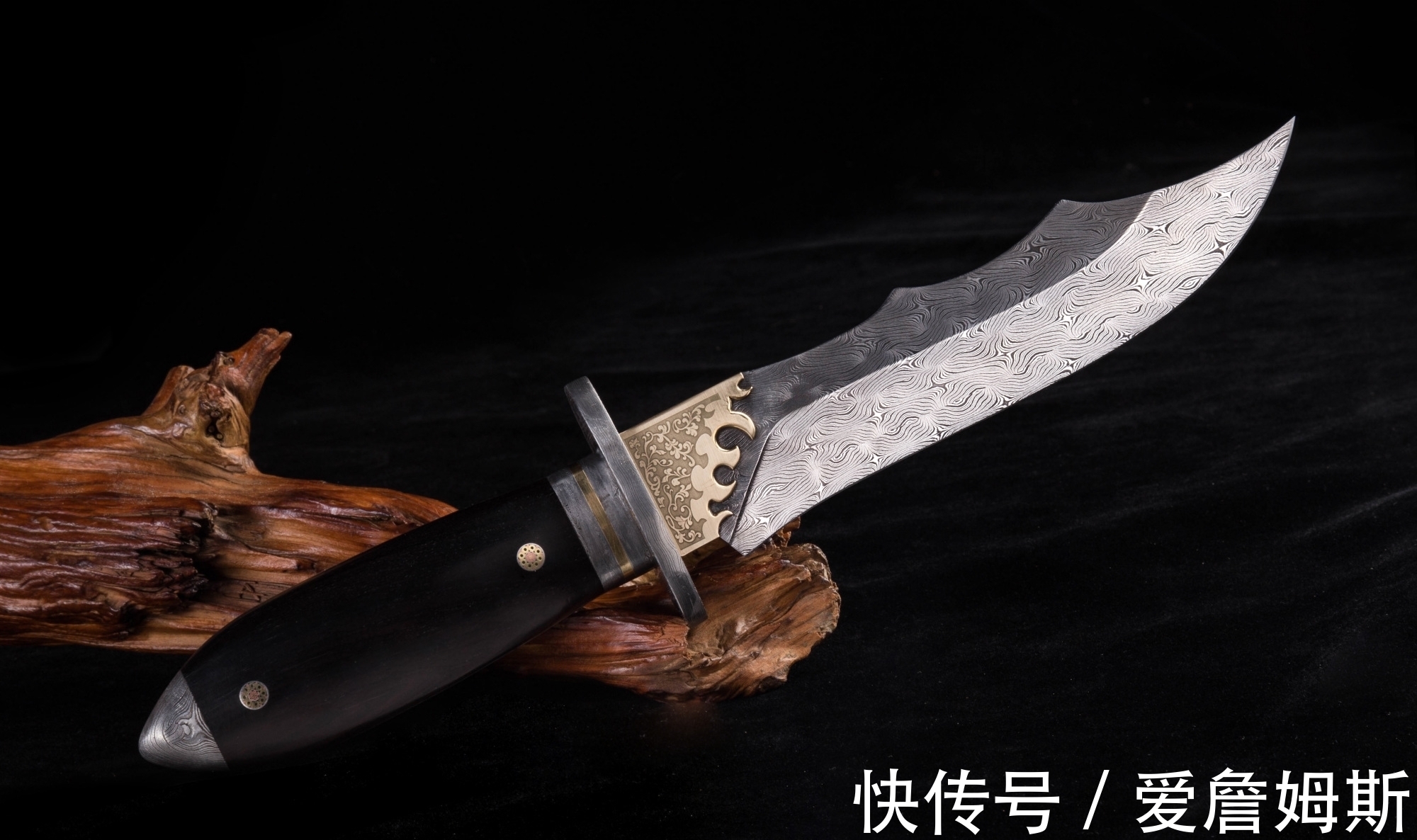 刀匠$国内刀匠打造的龙鳞宝刀,刀身如鳞片熠熠生辉