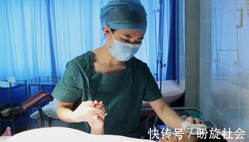 顺产|顺产遇上男护士“刮毛”,产妈想让丈夫来做,却遭医生一通痛批