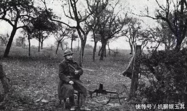玩乐|二战初期的奇怪战争,一枪一炮不放,双方士兵各自在阵前玩乐