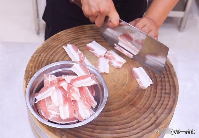 好吃|小炒肉怎么做才好吃,掌握这几个窍门,肉片焦香不油腻,香辣下饭