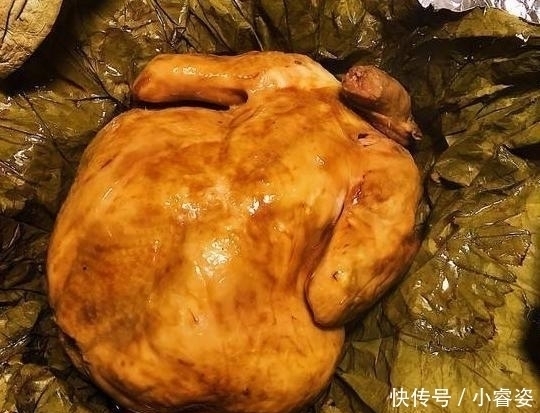 服务员|老外点了一份叫花鸡,端上来却不见鸡肉,叫来服务员后尴尬了