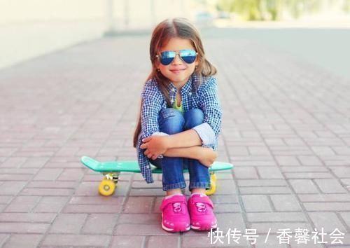 孩子|去奶奶家呆了一个月,女儿从“露西”变“翠花”,网友:太真实了