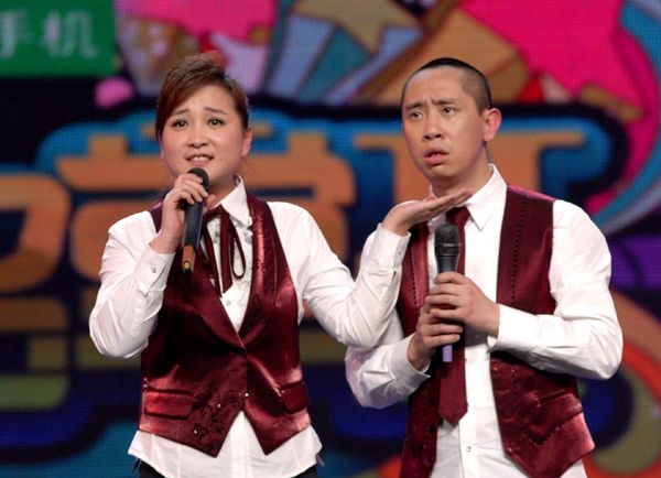 "公式相声"的畸形创新不足为奇,冯巩门下两位爱徒早就这么干过