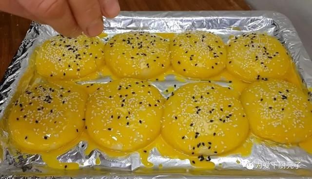 面粉不要烤面包了，掌握正确做法，让你吃一口就爱上，真的太香了