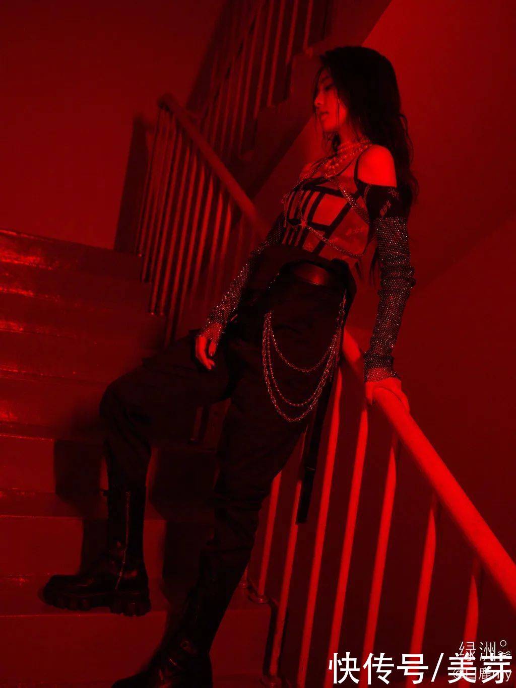 显瘦|2020秋冬必备“王炸裤”，比阔腿裤显瘦！又酷又美