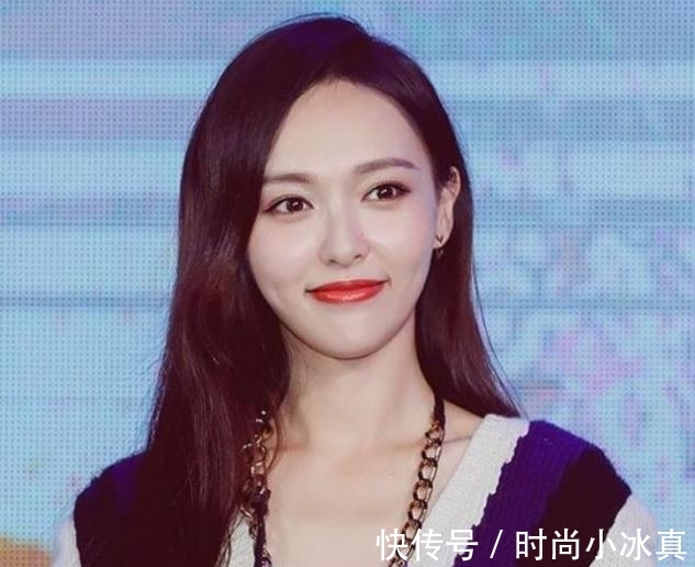 三七偏分 脸圆的女生要学会拒绝留中分，难看显脸大，这5种发型才适合你