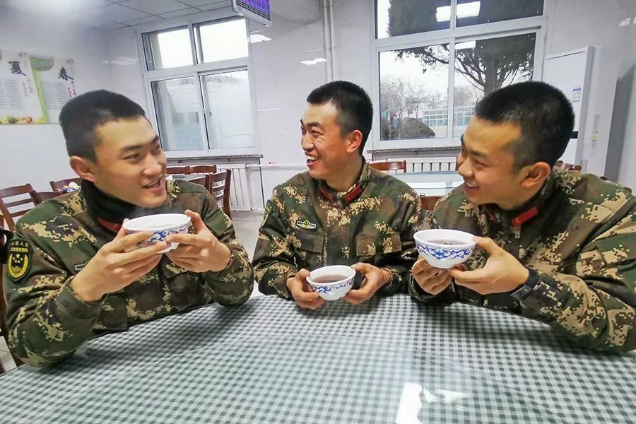腊八｜开饭了，快来尝尝军营好粥
