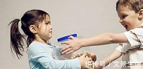 玩笑话|“总来蹭饭羞不羞?”外公一句玩笑话,宝宝的回答却让老人的心寒