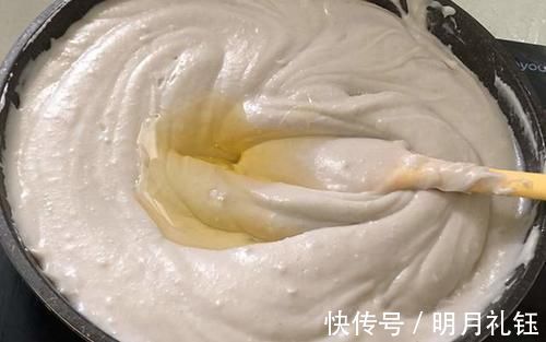 喜欢吃香芋的看过来，打成泥搓成条，简单一做，外酥内软不够吃