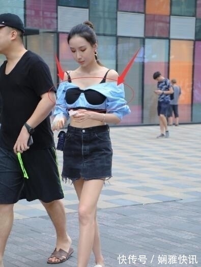 抹胸 小姐姐太会穿了,个性抹胸,穿出了让人误解的气息感