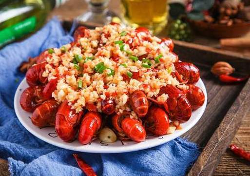 发芽|吃不完的大蒜难保存?教你一个简单实用小窍门,放到过年也不发芽