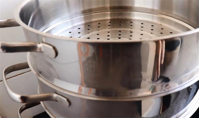 洗洁精|新买的蒸锅先别直接用,教你正确开锅和养锅,保证不发黄发黑