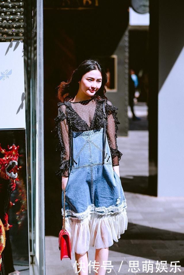 街拍学会时尚达人们的穿衣之术,你也可以轻而易举地穿出时髦感