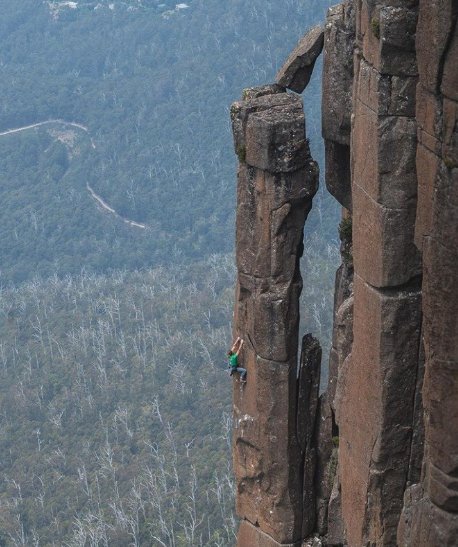 老年|让人肾上腺素飙升的18张图，看到第一张我就腿软了！