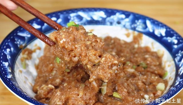  可惜|调饺子馅，多加1味料，味道倍儿棒，但有好多人却不知，可惜了！