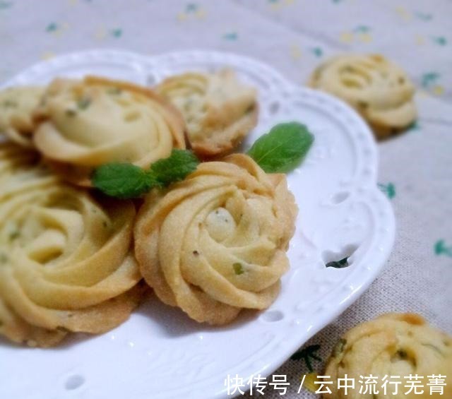 咸甜|咸甜相交的香葱曲奇,葱香浓郁、做法简单,换一种口味尝尝吧!