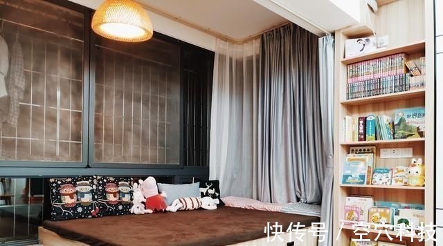 玄关|她买下42㎡单身公寓,一家三口住,客厅不放沙发,阳台当榻榻米