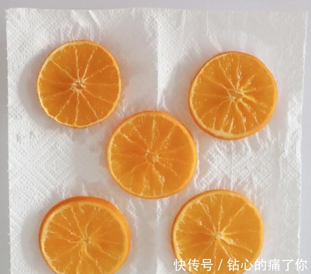  香橙蛋糕卷，湿润绵甜，带着淡淡橙香