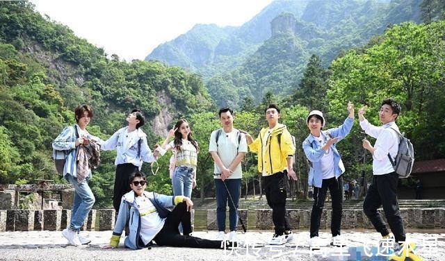 《奔跑吧》秦霄贤白鹿“内卷”成焦点，不禁让人想起邓超和林心如