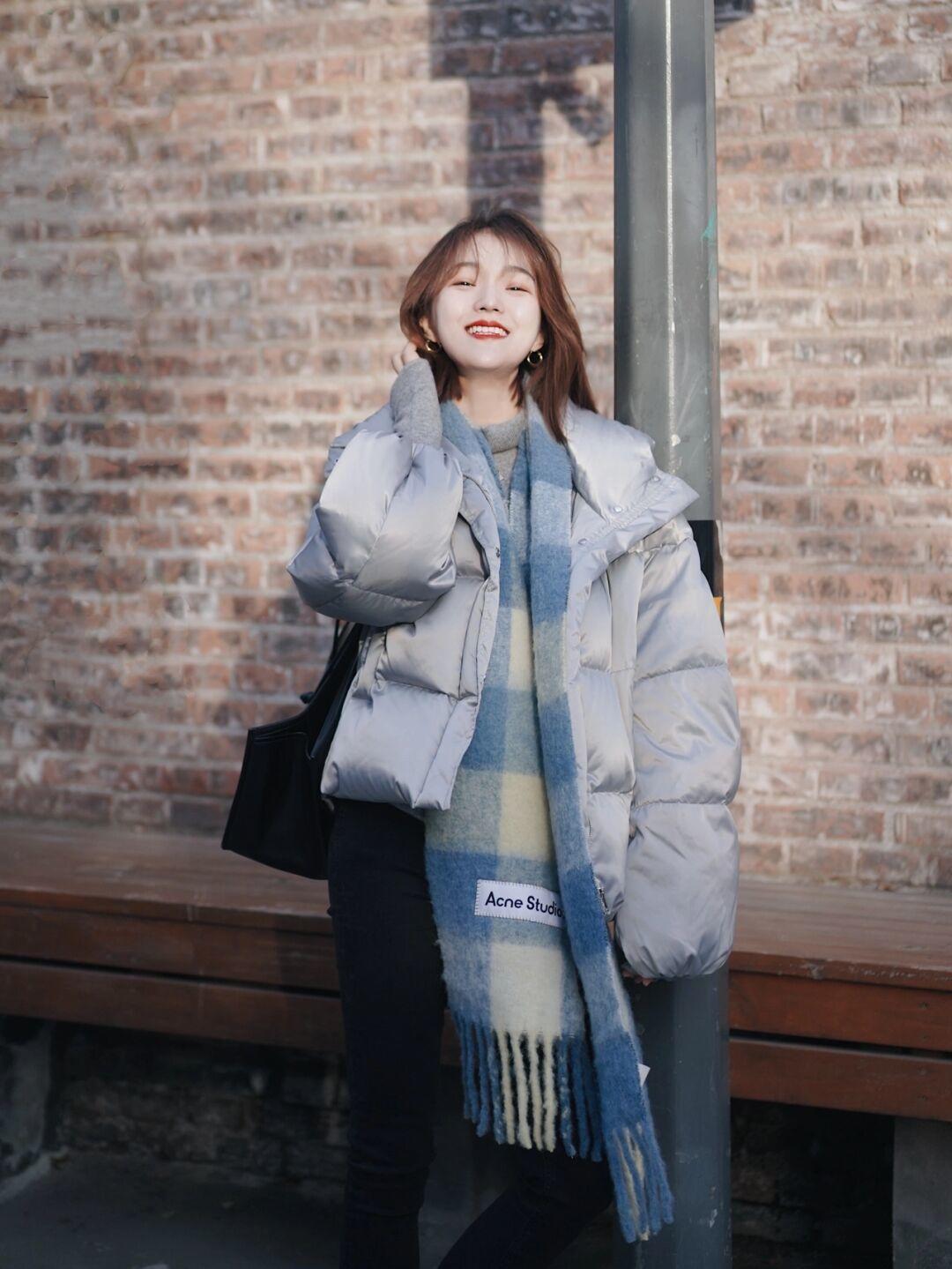 羽绒服|冬季的衣品很重要,借鉴4款实用的羽绒服,不费劲又优雅