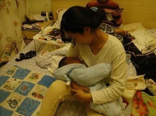 男宝|宝妈生下7斤男宝,儿子“没眼睛”急坏小两口,医生检查后笑出声