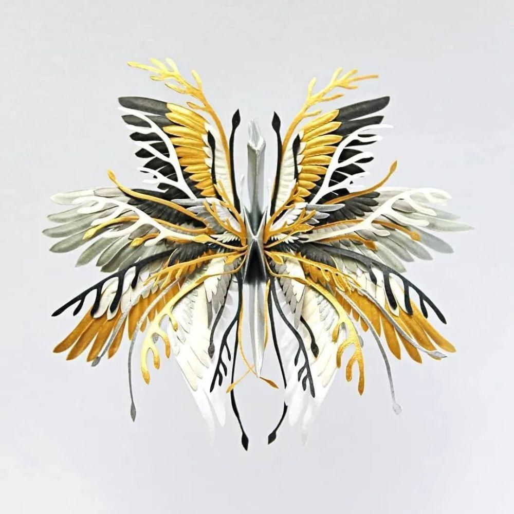 抑郁小哥把一只2毛钱的千纸鹤折成了我买不起的样子,不但病好了还年入百万