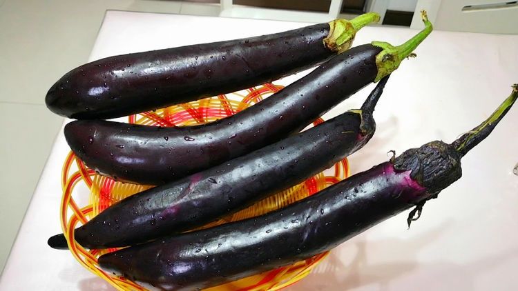 做茄子，切记不要直接下锅，少了这1步，难怪茄子不入味还很油腻