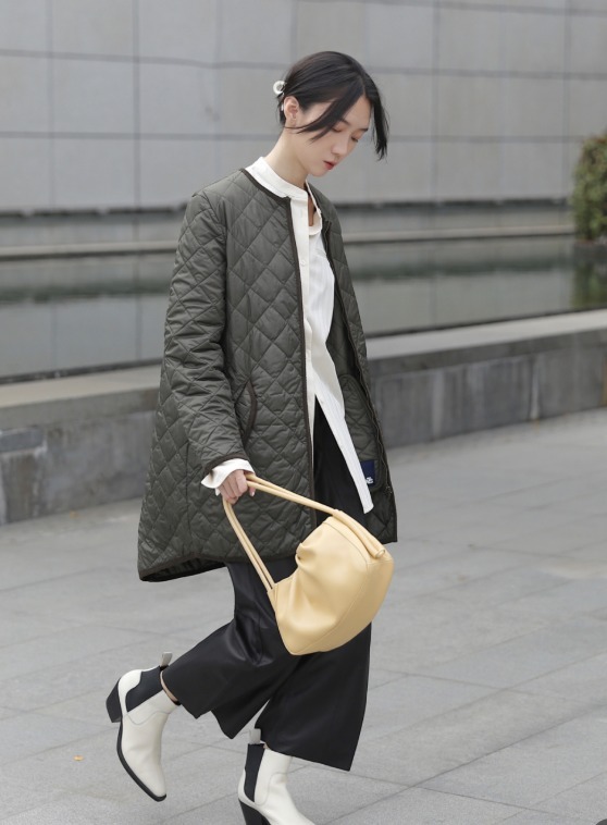 微胖身材 羽绒服怎么穿保暖又洋气?看看这些穿搭方式,简约日常又显气质