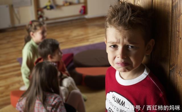 乐乐|幼儿园“新型欺凌”蔓延,孩子无助默默忍受,家长却毫不知情