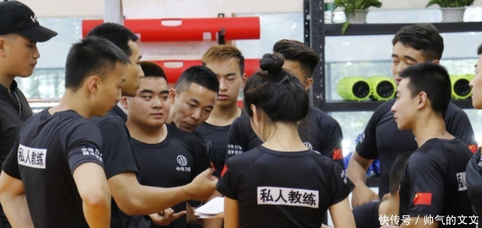 健身|有一种绝望叫被7名健身教练堵在电梯间！女孩花钱受罪！