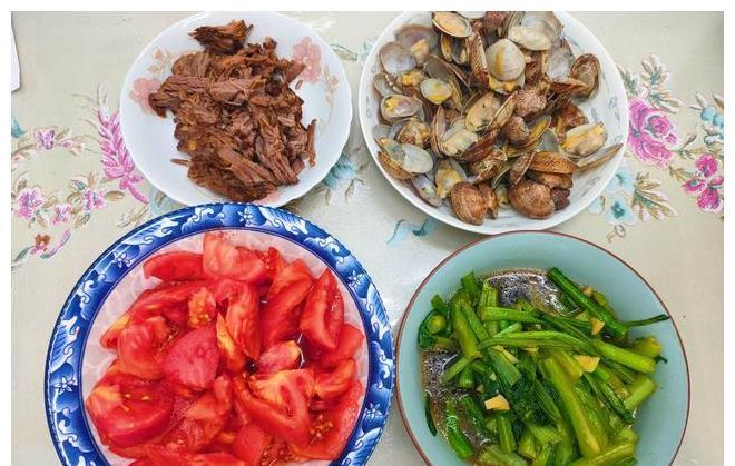 妈妈|儿子从70斤吃到66斤,晒晒妈妈准备的午餐,网友:好吃营养不