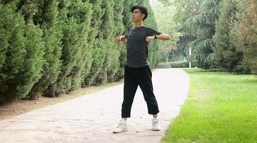 屏气|经常吸烟的人,若能做到2个动作,说明肺还不错,做好3点肺更健康