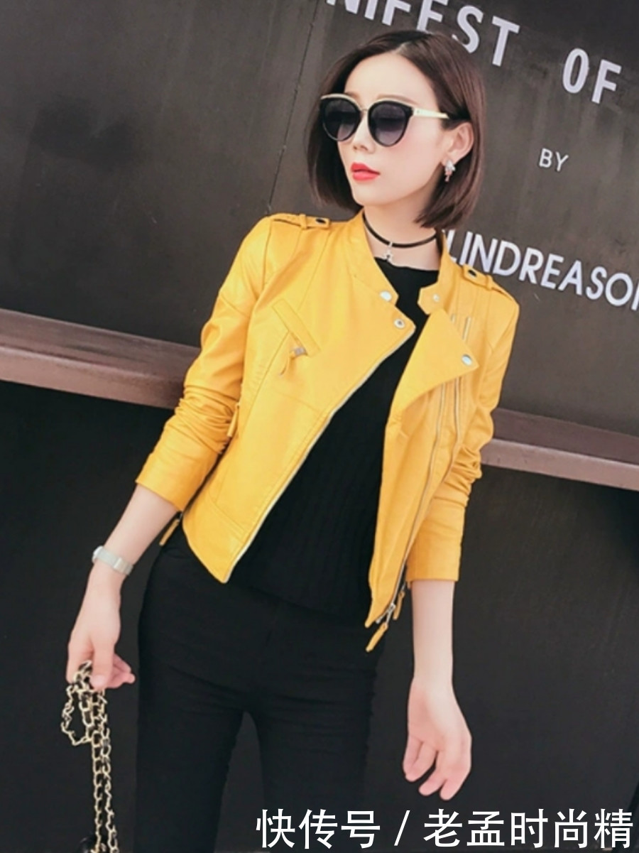 今年冬季女装色彩的流行趋势,红黄蓝黑四种配色,让女性穿出靓丽时髦感