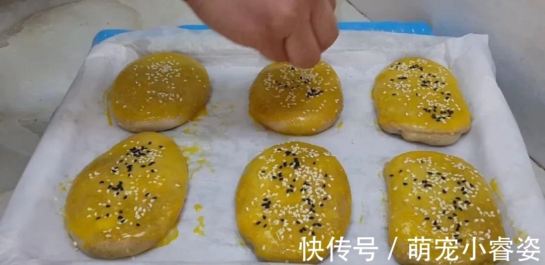 面团|做烧饼时,切记不要发面和刷油,简单一做,出锅孩子们都爱吃