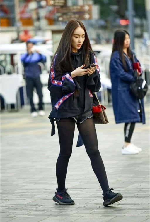 清秀|街拍:身材出众傲人的小姐姐,容颜清秀甜美真耐看